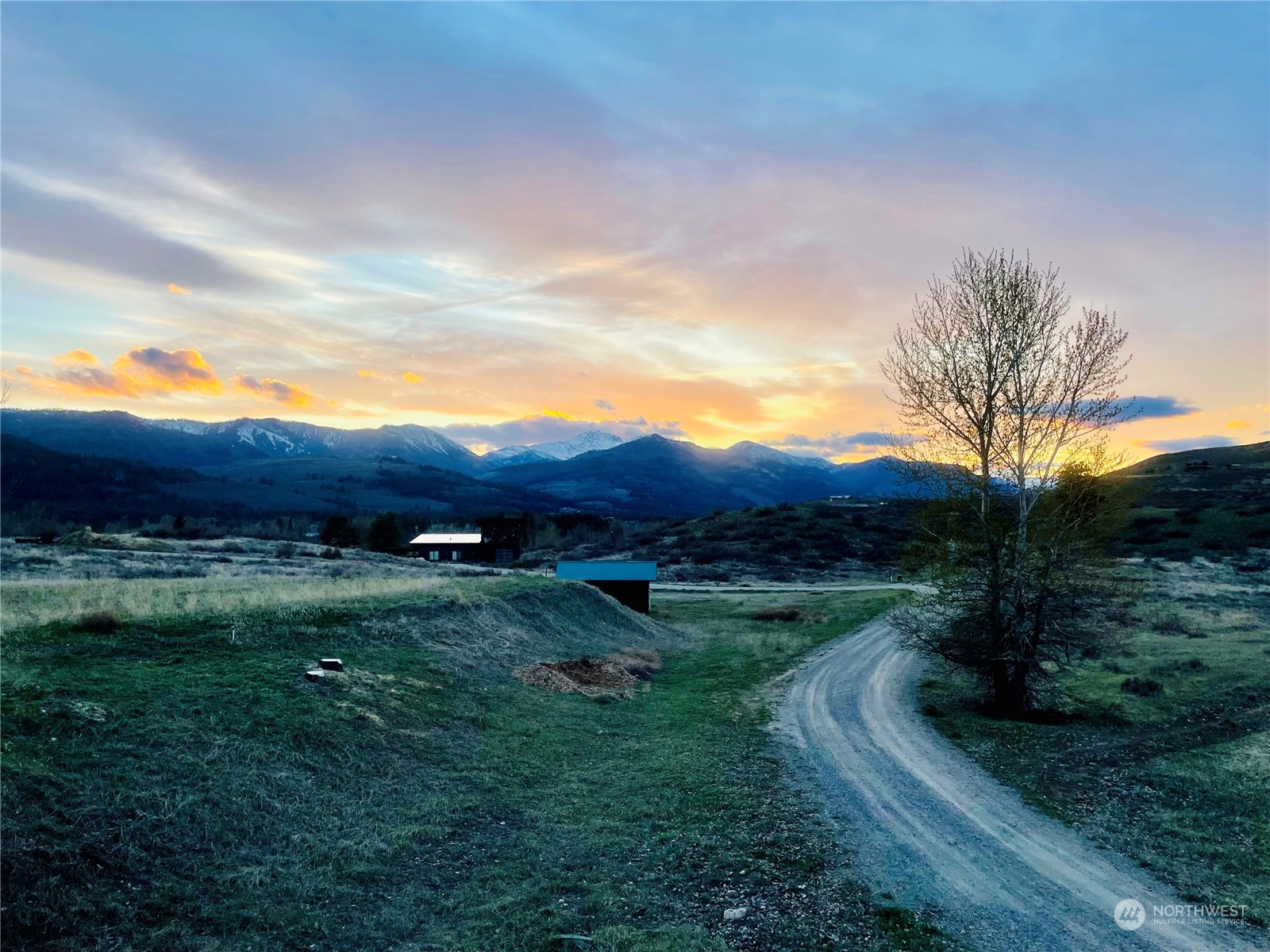 33 West Chewuch Road Winthrop, WA 98862 - Photo 29 of 33 a view of a backyard with green space