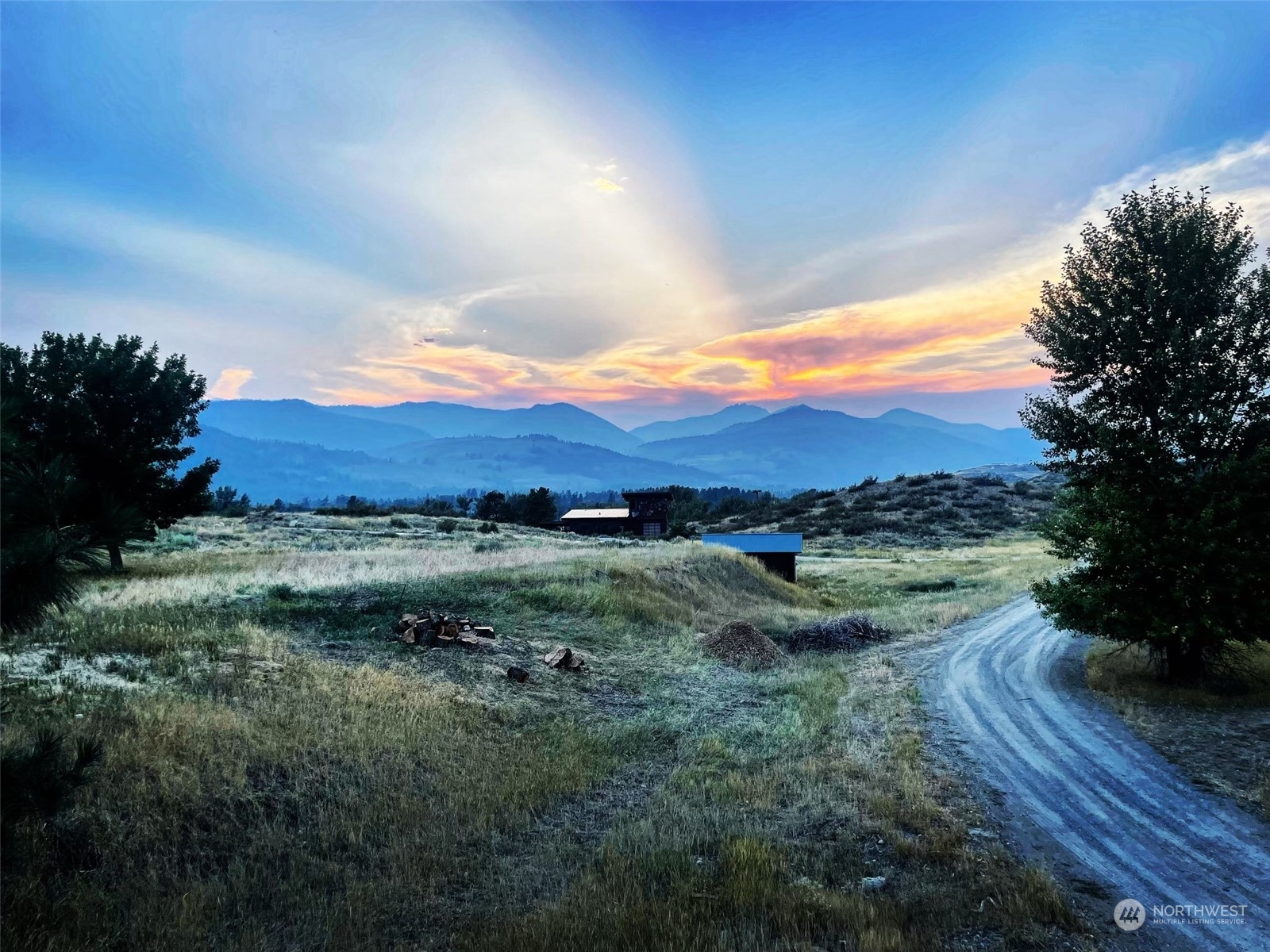 33 West Chewuch Road Winthrop, WA 98862 - Photo 5 of 33 a view of an outdoor space and a yard
