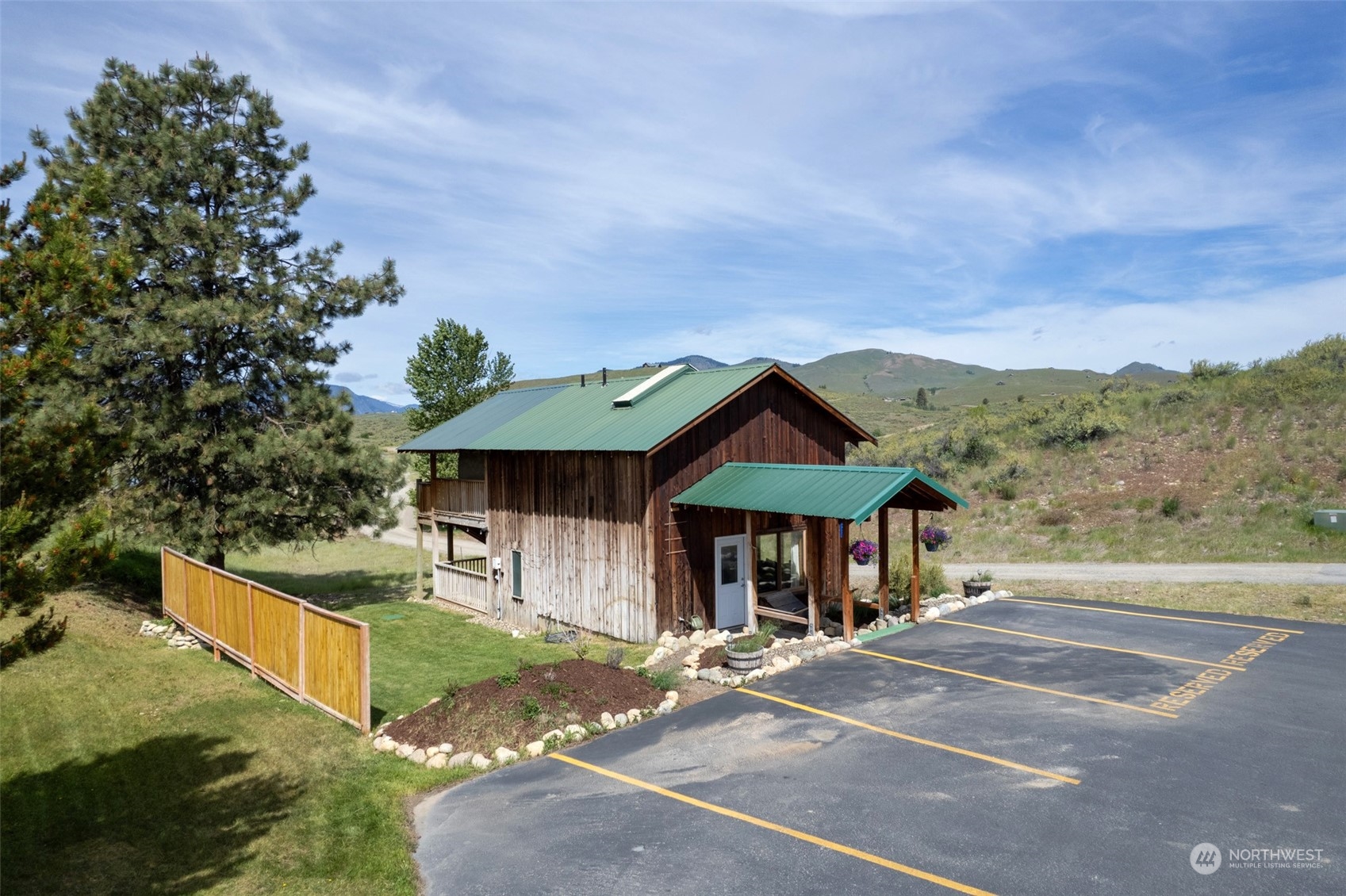 33 West Chewuch Road Winthrop, WA 98862 - Photo 6 of 33 a front view of a house with garden