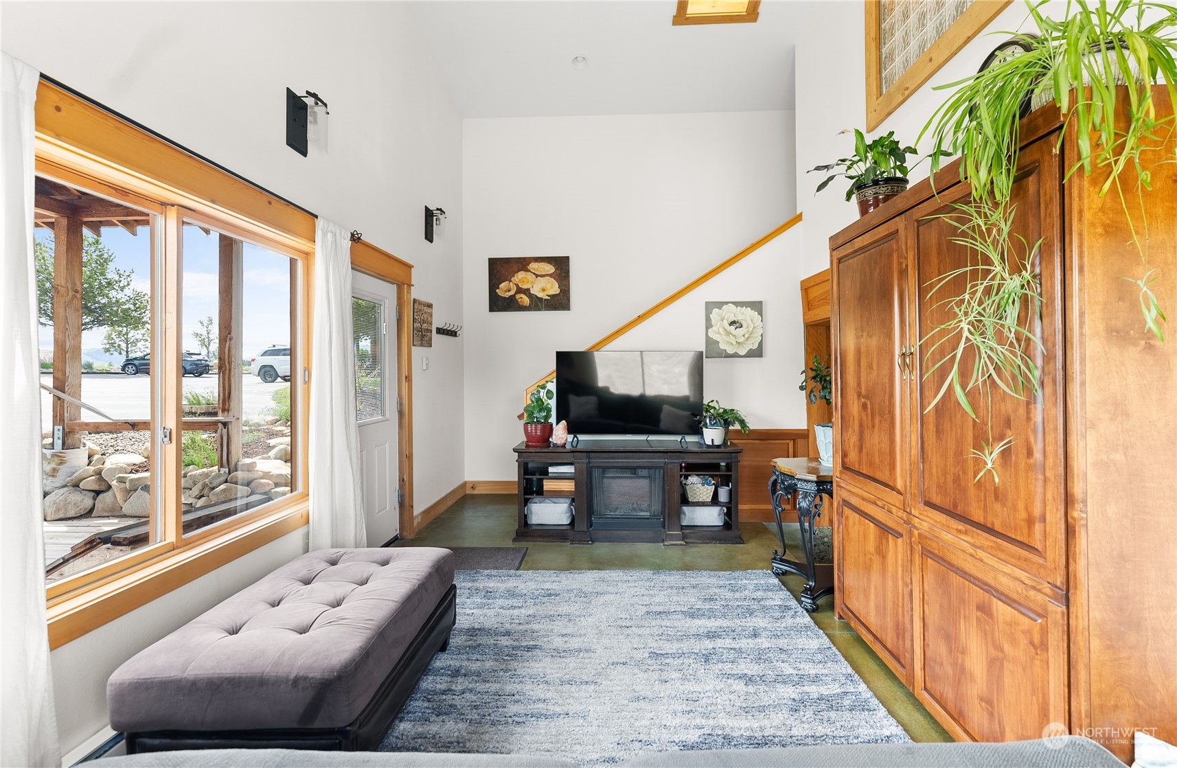 33 West Chewuch Road Winthrop, WA 98862 - Photo 10 of 33 a living room with furniture and a table