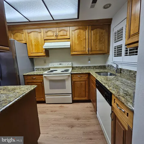 $2,300 | 15101 Glade Drive, Unit 2D, Silver Spring, MD 20906