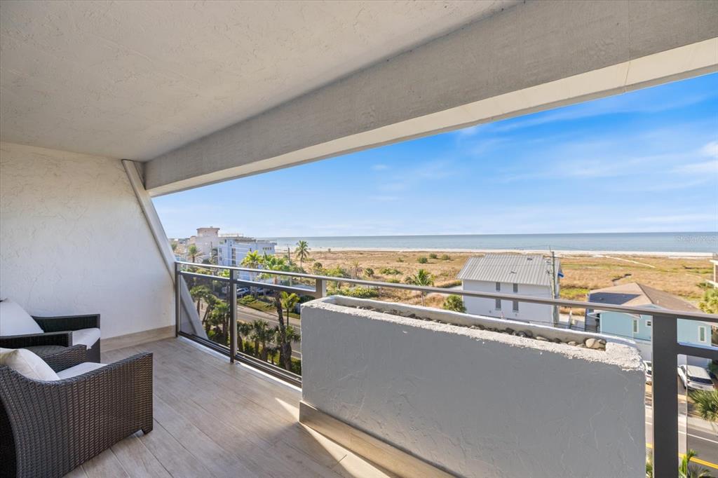 625 Beach Road, Unit 602 Sarasota, FL 34242 - Photo 2 of 65