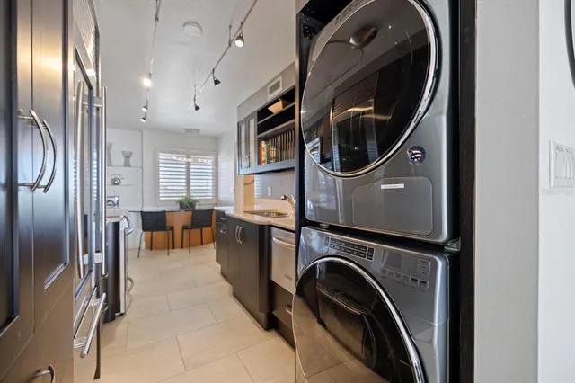 $1,295,000 | 625 Beach Road, Unit 602, Sarasota, FL 34242