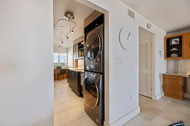 $1,295,000 | 625 Beach Road, Unit 602, Sarasota, FL 34242