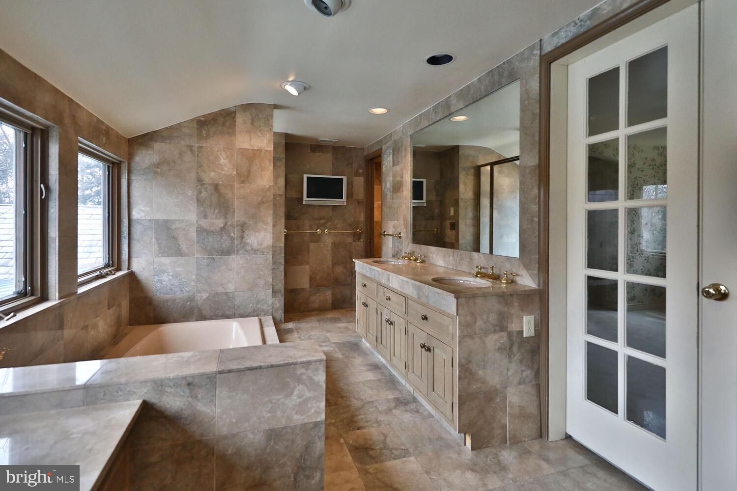 1417 Scrope Road Rydal, PA 19046 - Photo 33 of 77 2nd Floor Primary Bathroom