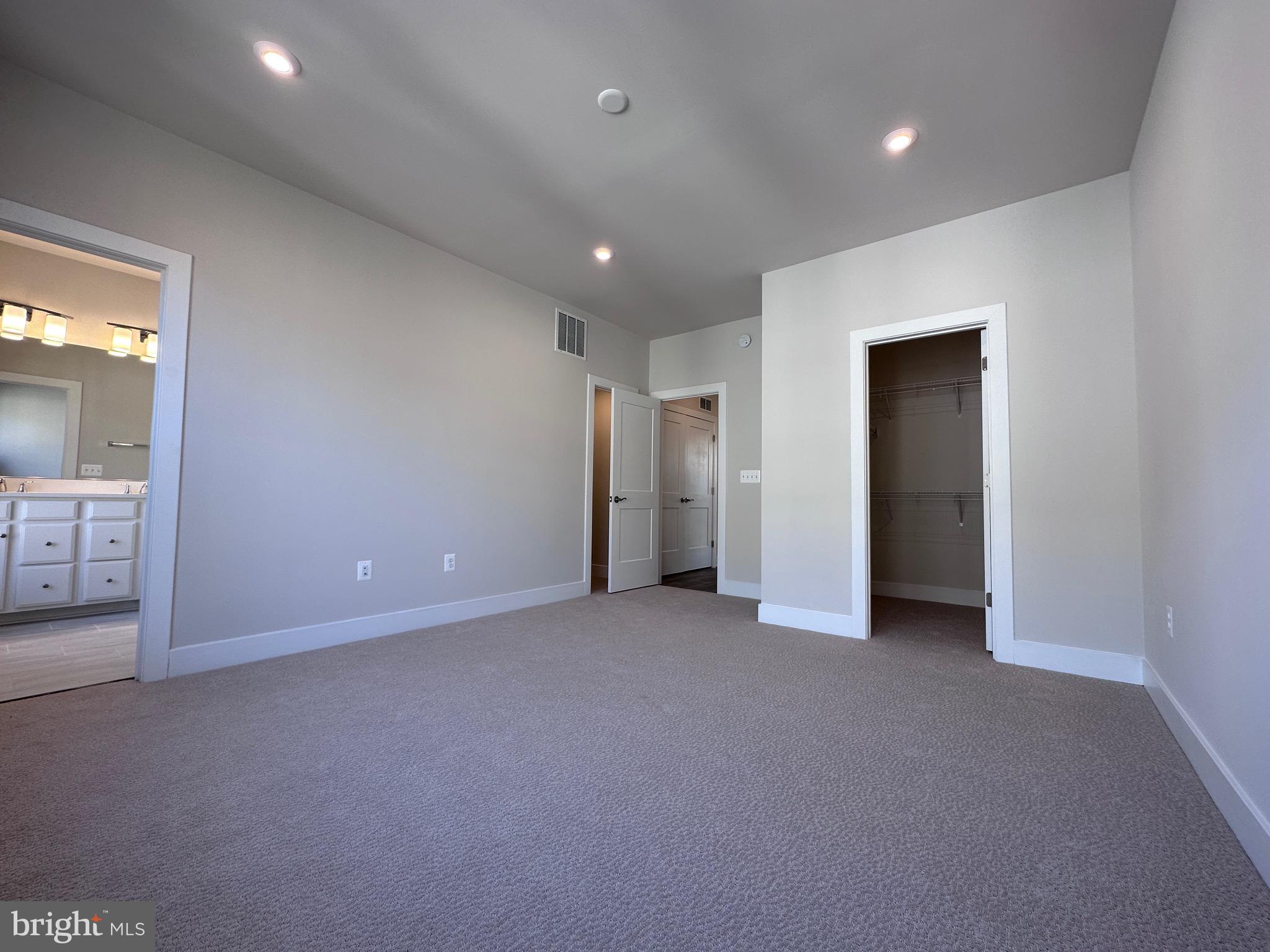 2453 Liberty Loop Herndon, VA 20171 - Photo 5 of 32