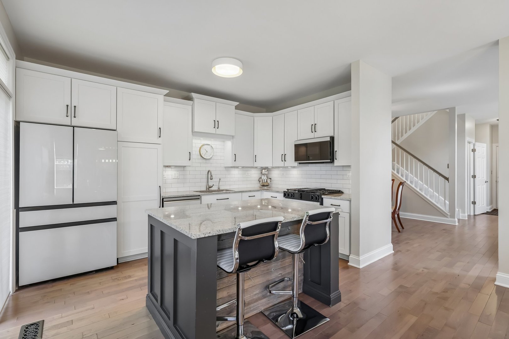 257 Grand Ridge Road St. Charles, IL 60175 - Photo 8 of 37