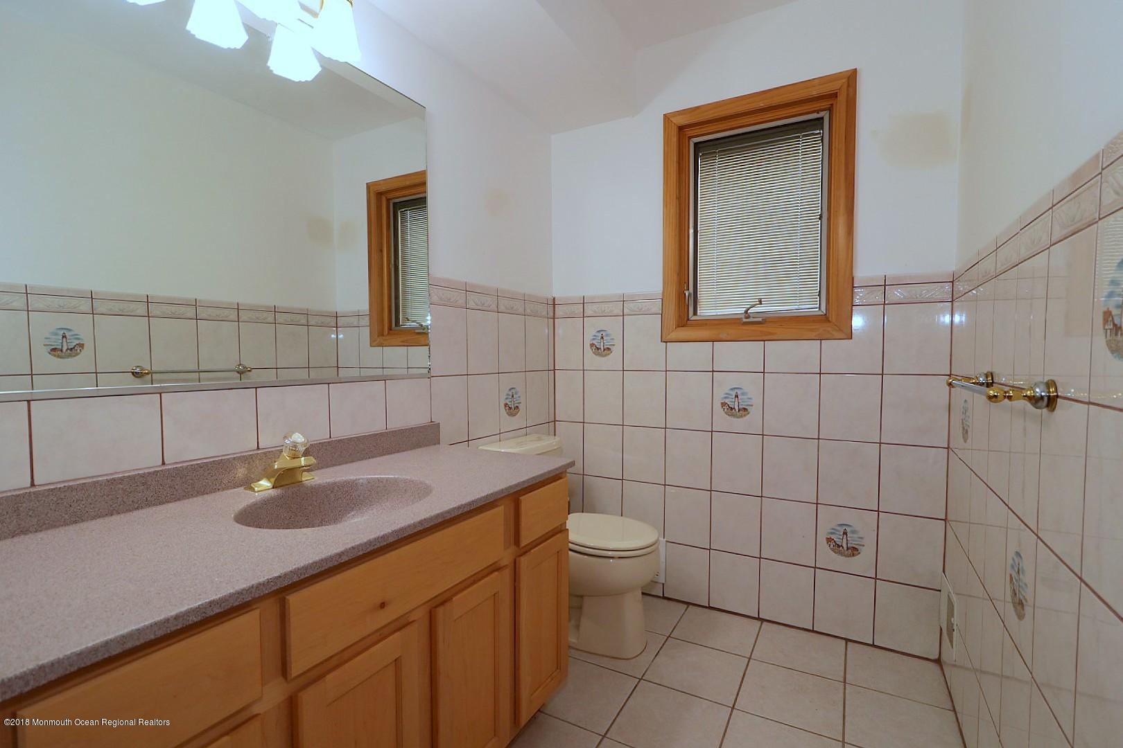 6 Compass Road Waretown, NJ 08758 - Photo 26 of 89 FULL TILED BATH