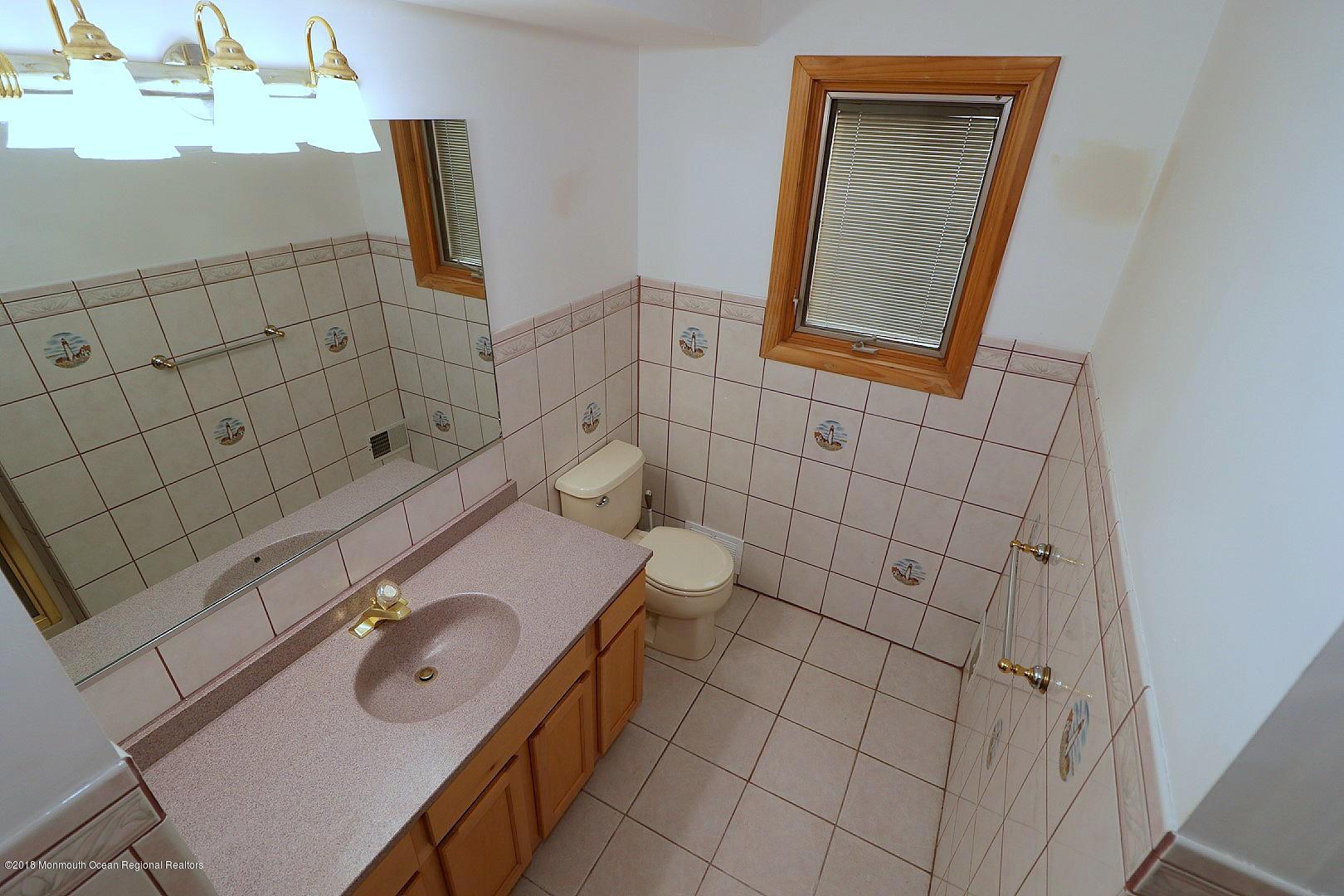 6 Compass Road Waretown, NJ 08758 - Photo 27 of 89 FULL TILED BATH