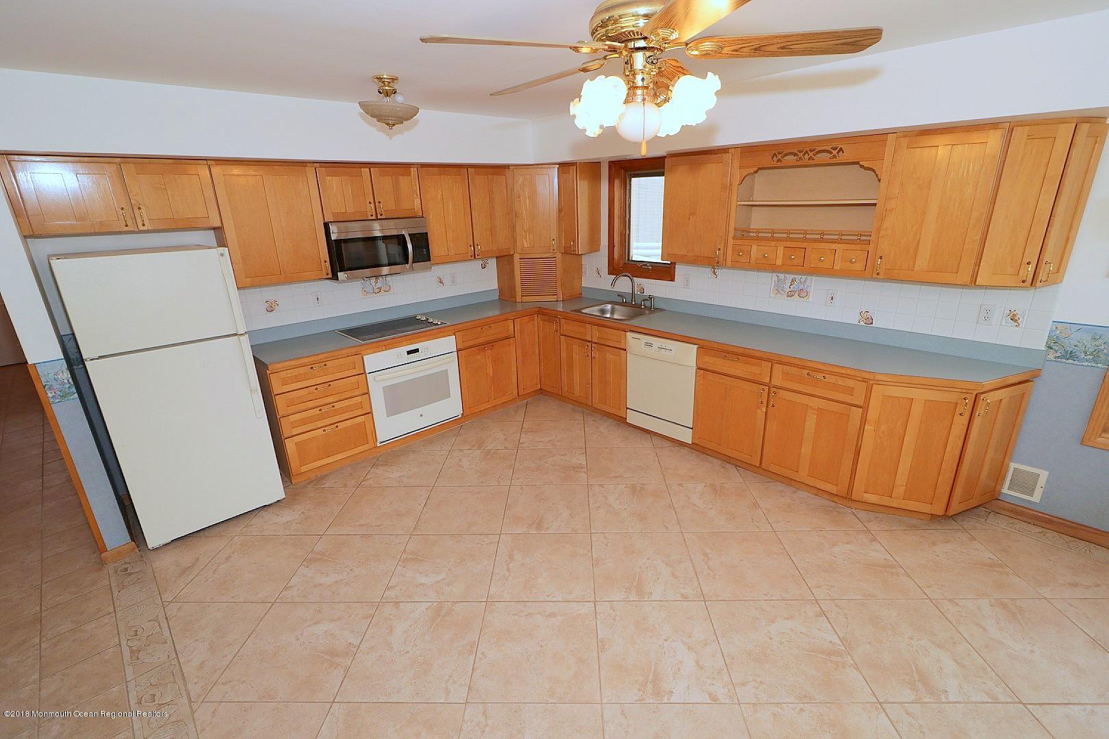 6 Compass Road Waretown, NJ 08758 - Photo 35 of 89 KITCHEN