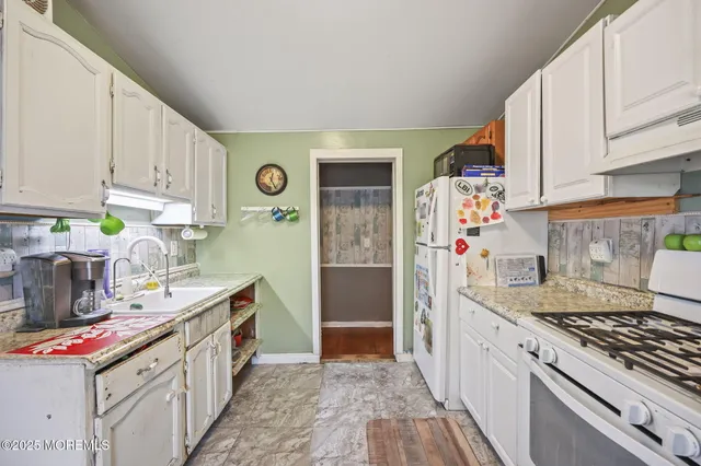 $329,000 | 904 Central Avenue, Union Beach, NJ 07735