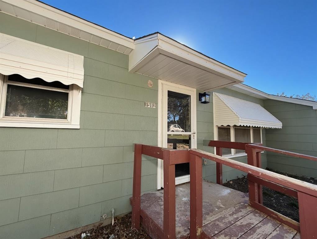 1512 West Day Street Denison, TX 75020 - Photo 3 of 14