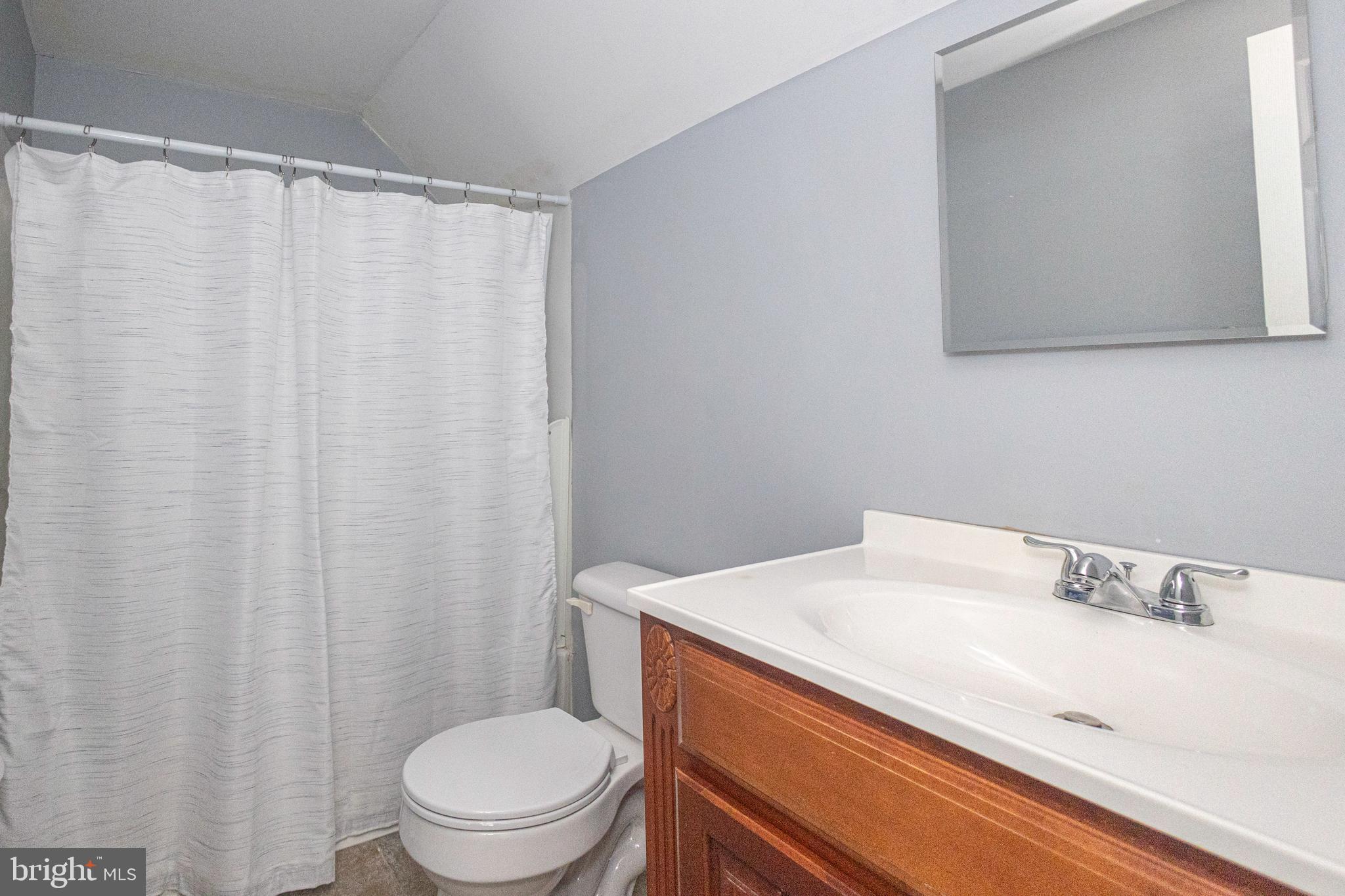 11 High Road Levittown, PA 19056 - Photo 30 of 40