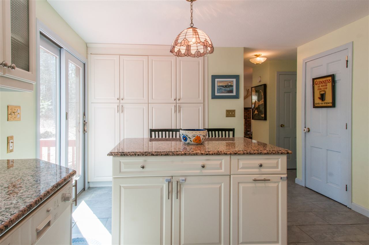 18 Hawkview Road Hudson, NH 03051 - Photo 16 of 30