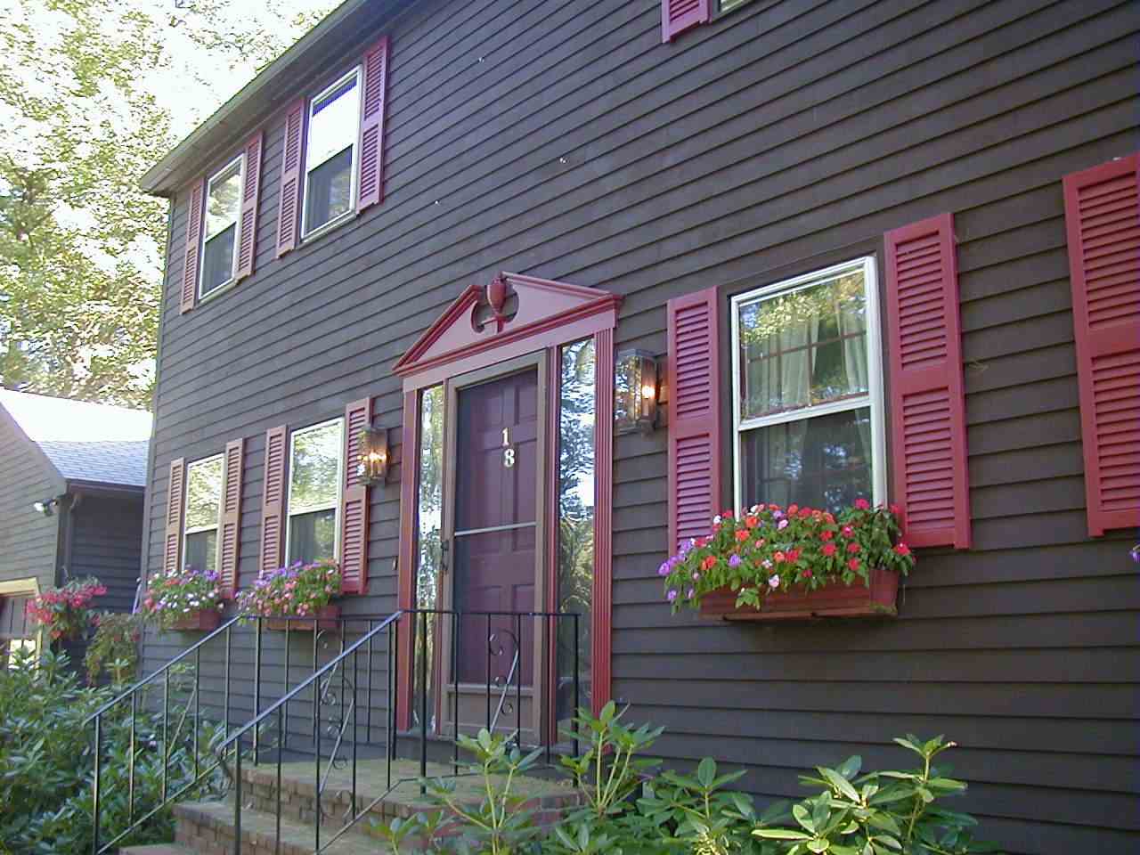 18 Hawkview Road Hudson, NH 03051 - Photo 4 of 30