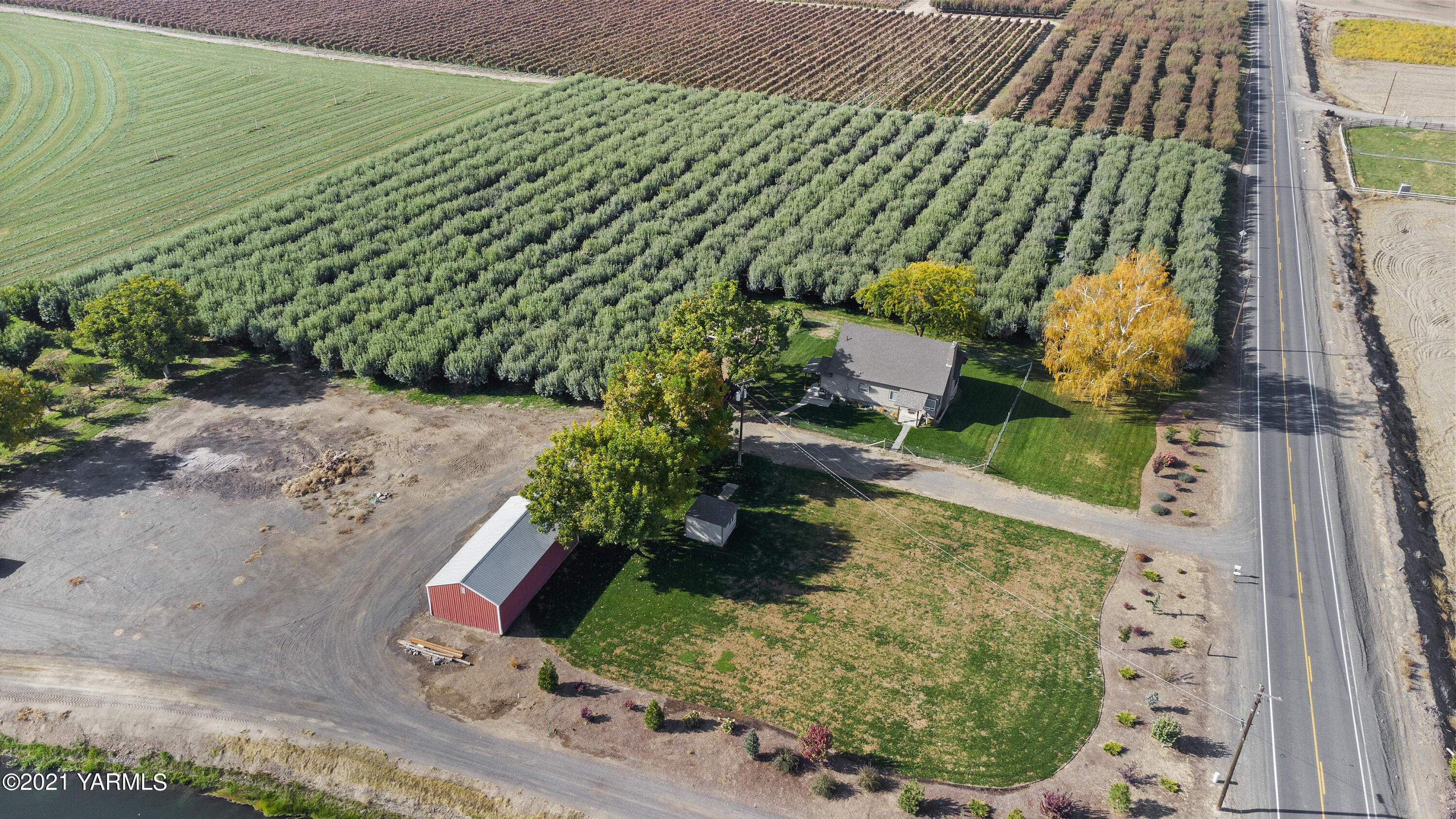 4171 Sheller Road Sunnyside, WA 98944 - Photo 1 of 28 a view of a garden