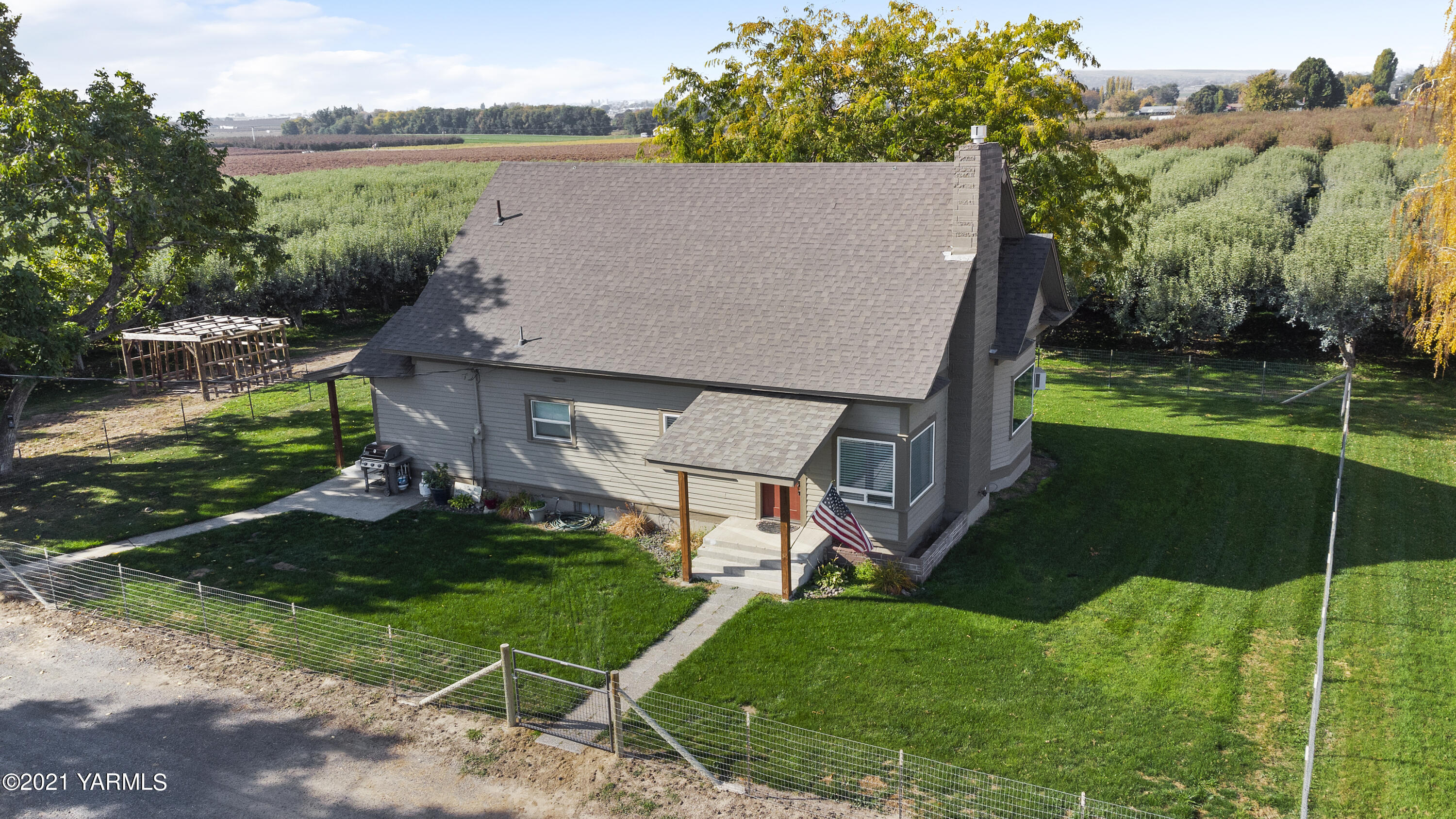4171 Sheller Road Sunnyside, WA 98944 - Photo 16 of 28 an aerial view of a house