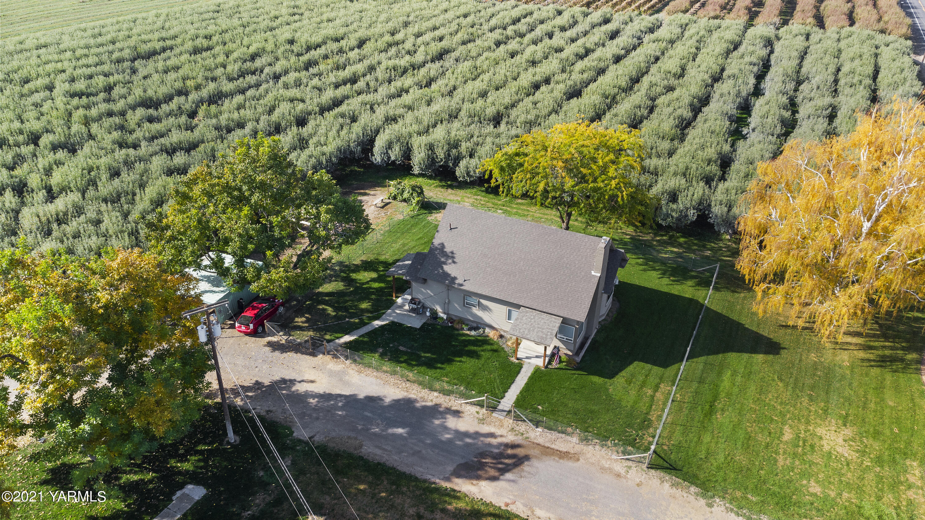 4171 Sheller Road Sunnyside, WA 98944 - Photo 24 of 28 an aerial view of a house