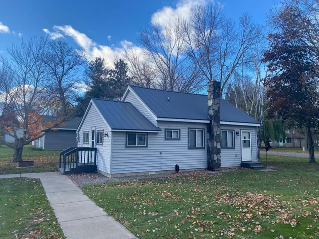 $199,900 | 202 East Rutherford Street, Ogilvie, MN 56358