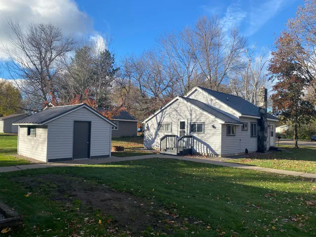 $199,900 | 202 East Rutherford Street, Ogilvie, MN 56358