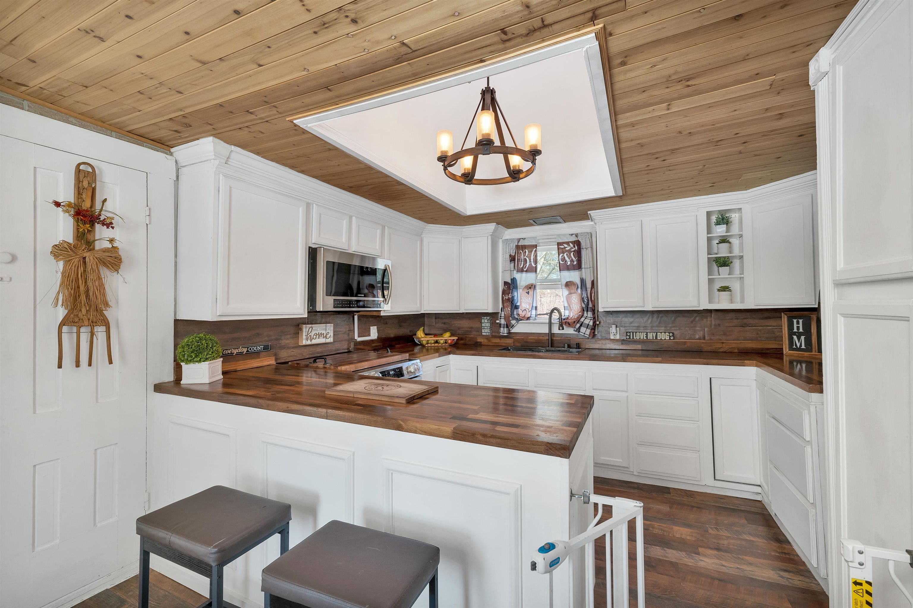 357 New Rye Road Epsom, NH 03234 - Photo 4 of 46