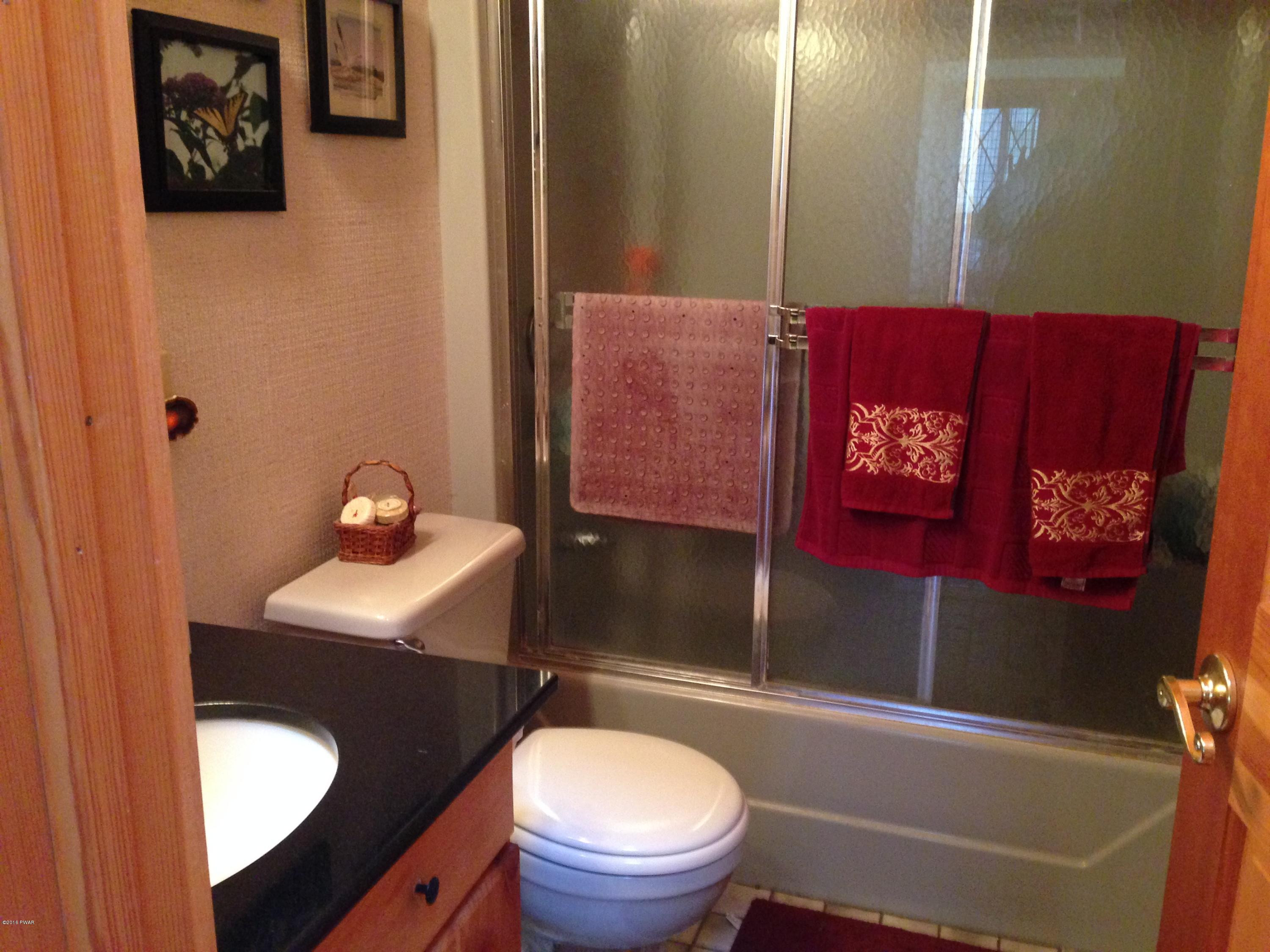 241 Fox Road Dingmans Ferry, PA 18328 - Photo 27 of 47