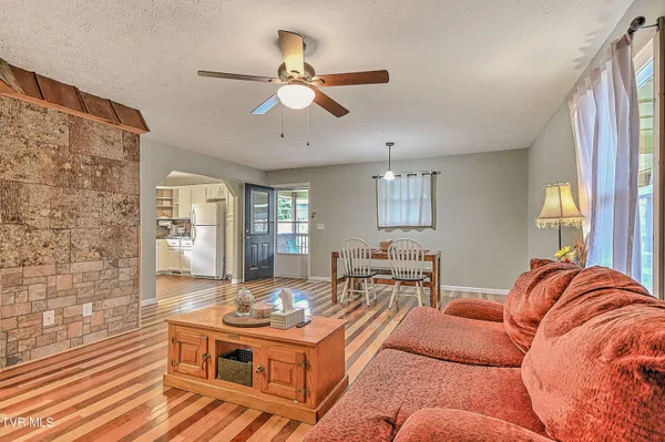 $286,000 | 1965 Whitehouse Road, Greeneville, TN 37745