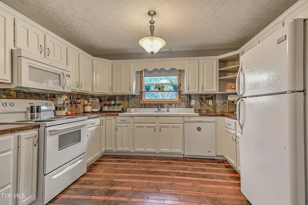 $286,000 | 1965 Whitehouse Road, Greeneville, TN 37745