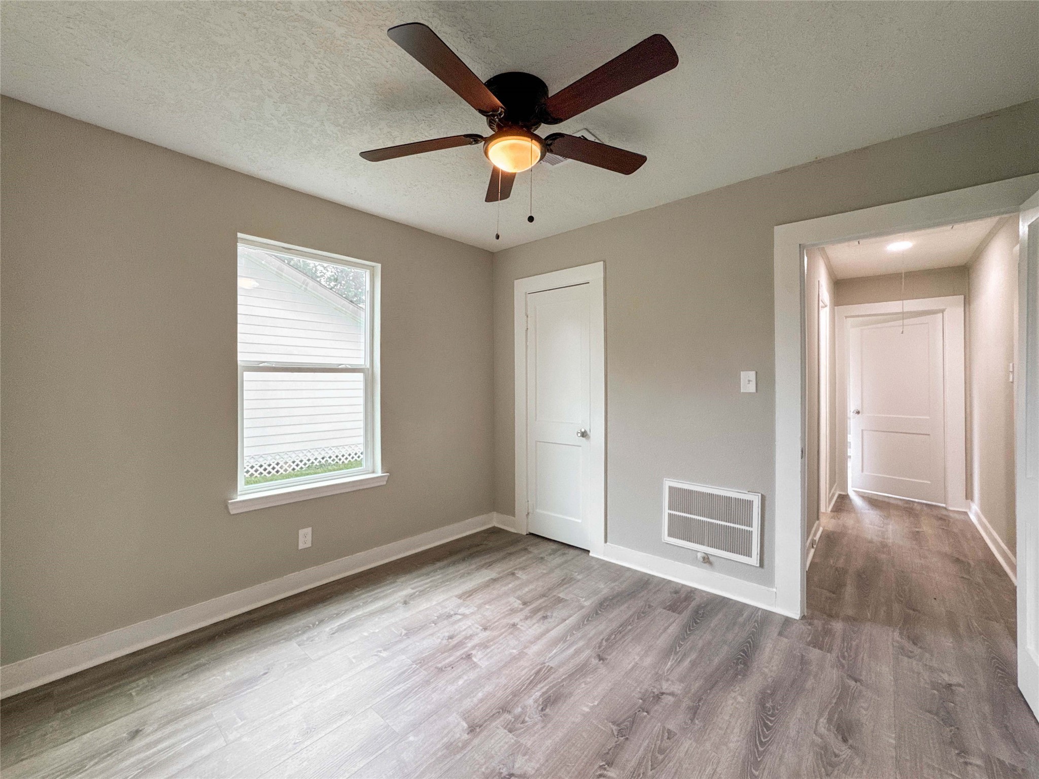 121 Lake Road La Marque, TX 77568 - Photo 29 of 47 Gallery Image 29