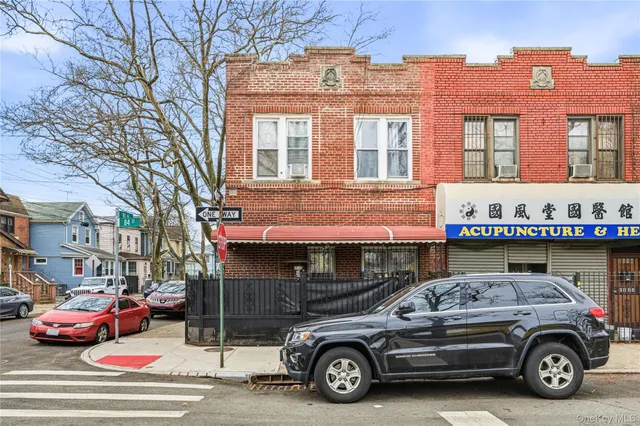 a car parked in front of a building