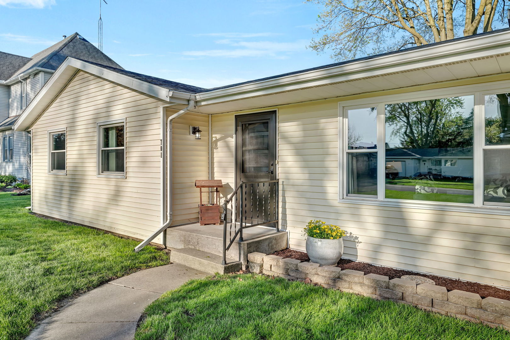701 Hill Street Mazon, IL 60444 - Photo 3 of 25