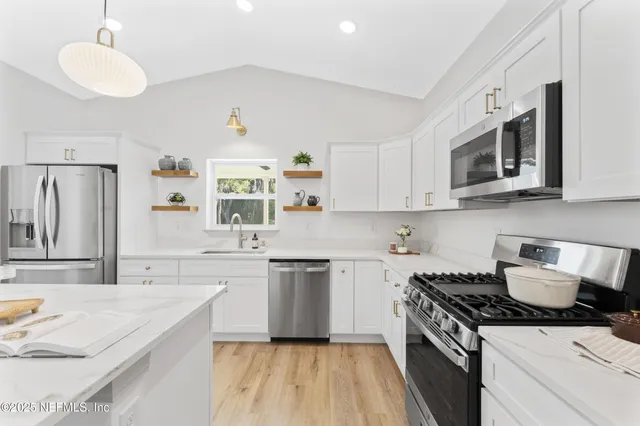 $295,000 | 112 Oleander Drive, San Mateo, FL 32187