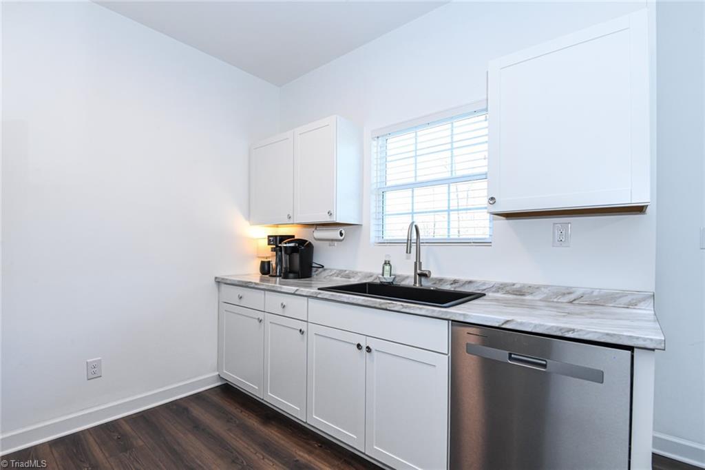 4507 Holland Road Greensboro, NC 27405 - Photo 11 of 25