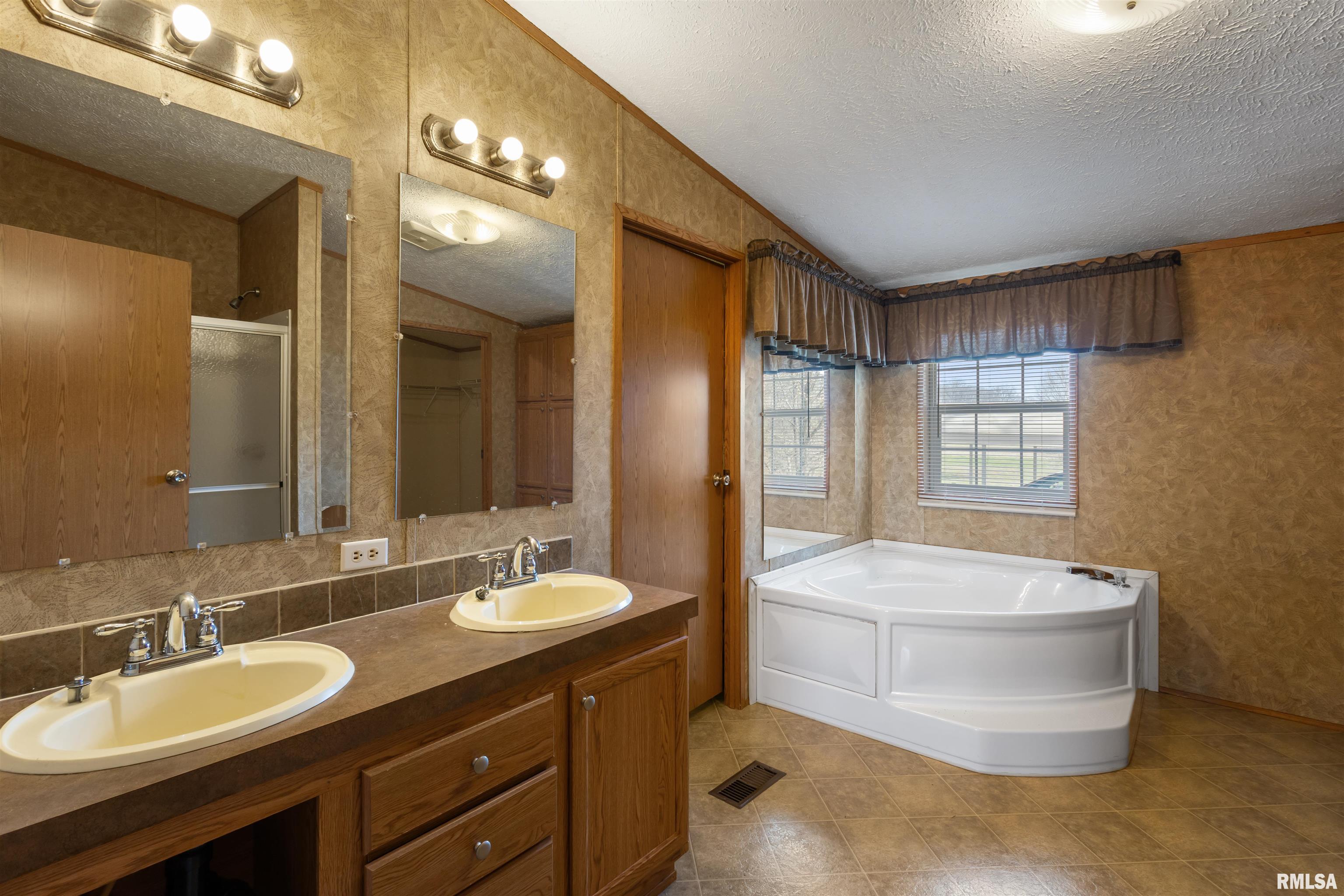 16000 Liberty School Road Marion, IL 62959 - Photo 7 of 24