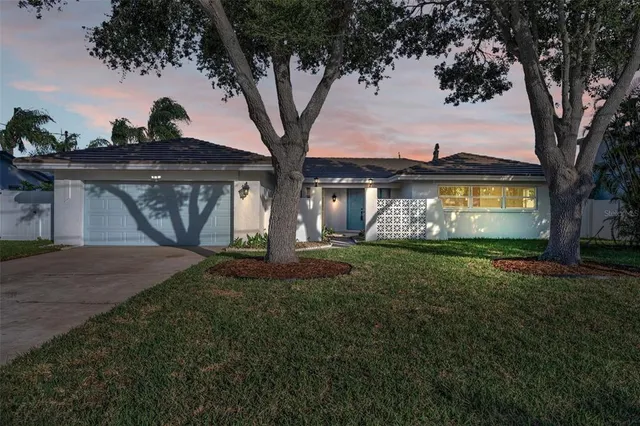 $649,900 | 1695 Clearwater Harbor Drive, Largo, FL 33770