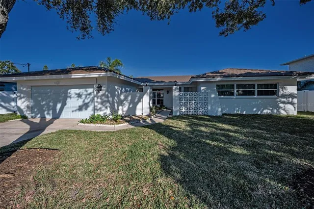 $649,900 | 1695 Clearwater Harbor Drive, Largo, FL 33770