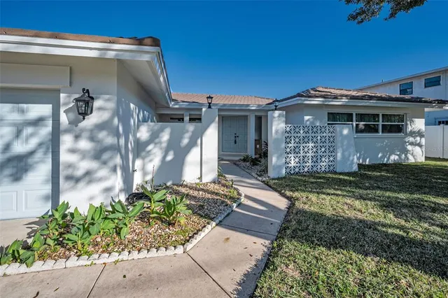 $649,900 | 1695 Clearwater Harbor Drive, Largo, FL 33770