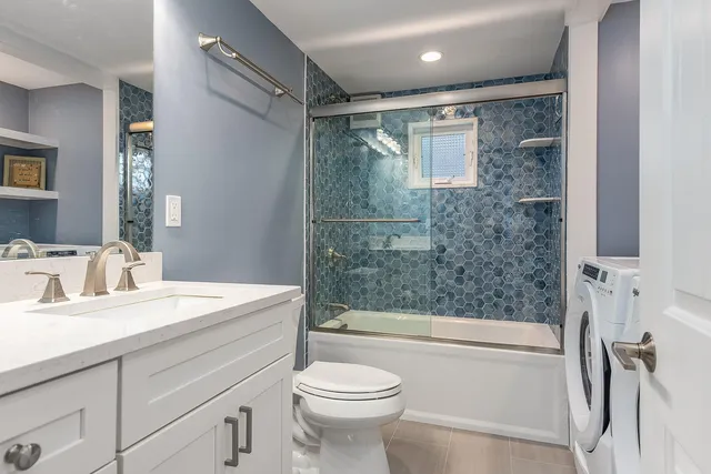 $2,100,000 | 168 Ocean Avenue, Wells, ME 04090