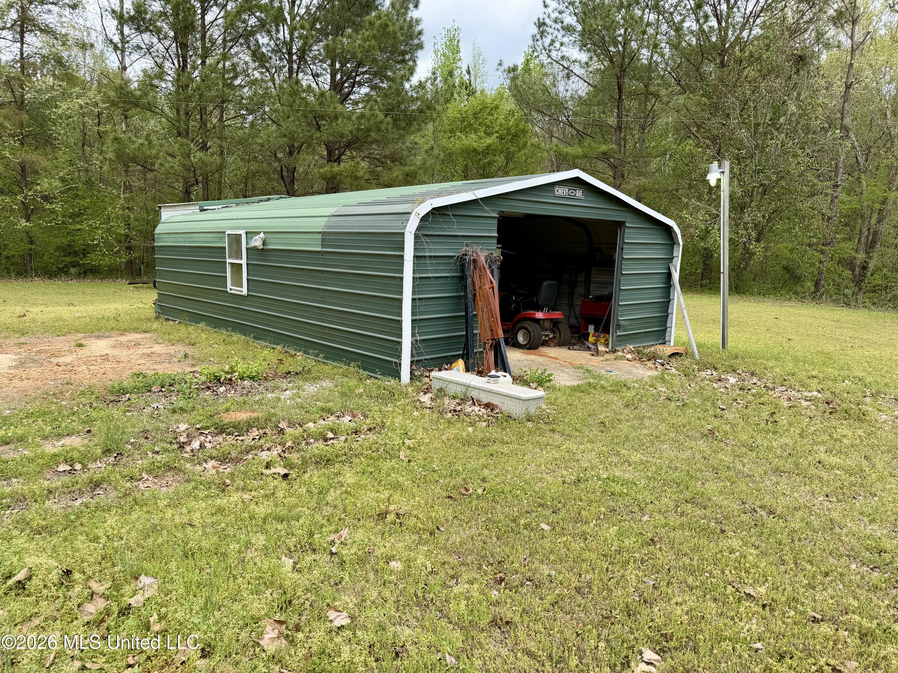 1861 Highway 25 Carthage, MS 39051 - Photo 3 of 34 IMG_2238