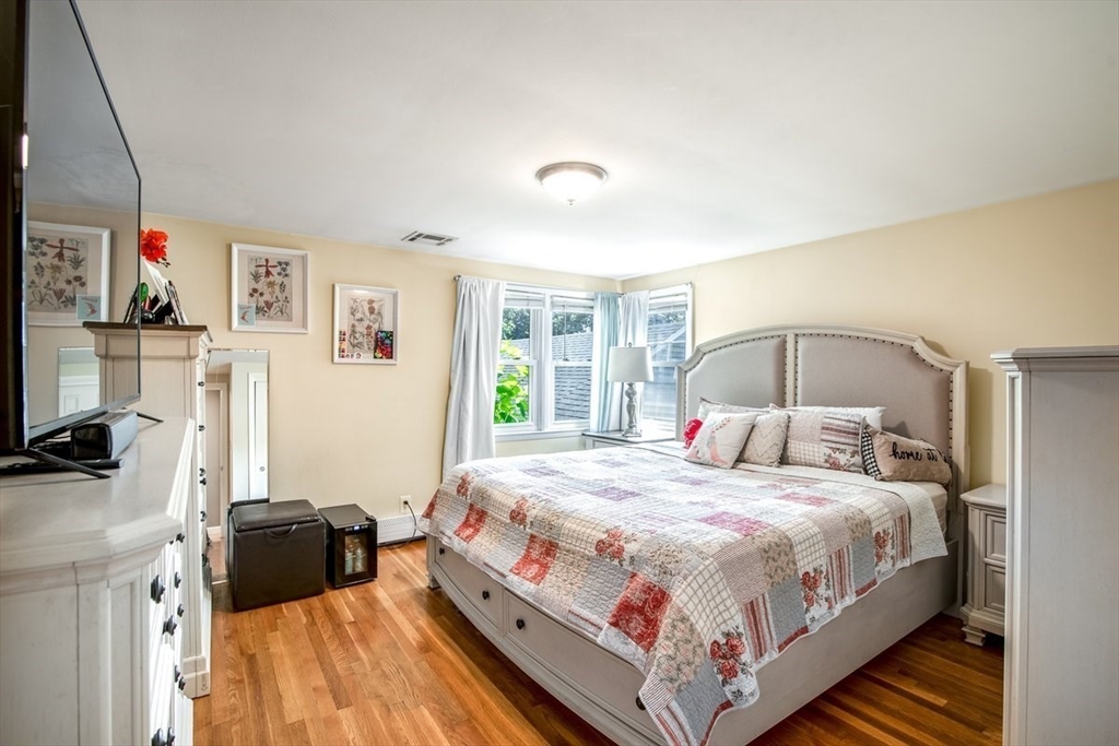 52 Burpee Road Swampscott, MA 01907 - Photo 14 of 31 Gallery Image 14