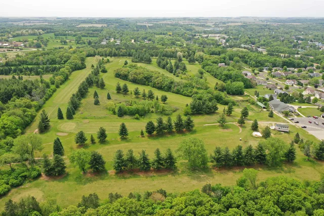 $1,500,000 | 1004 Links Drive, Poynette, WI 53955