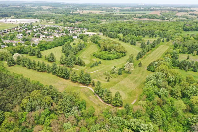 $1,500,000 | 1004 Links Drive, Poynette, WI 53955