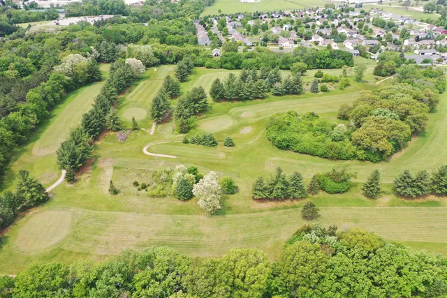 $1,500,000 | 1004 Links Drive, Poynette, WI 53955