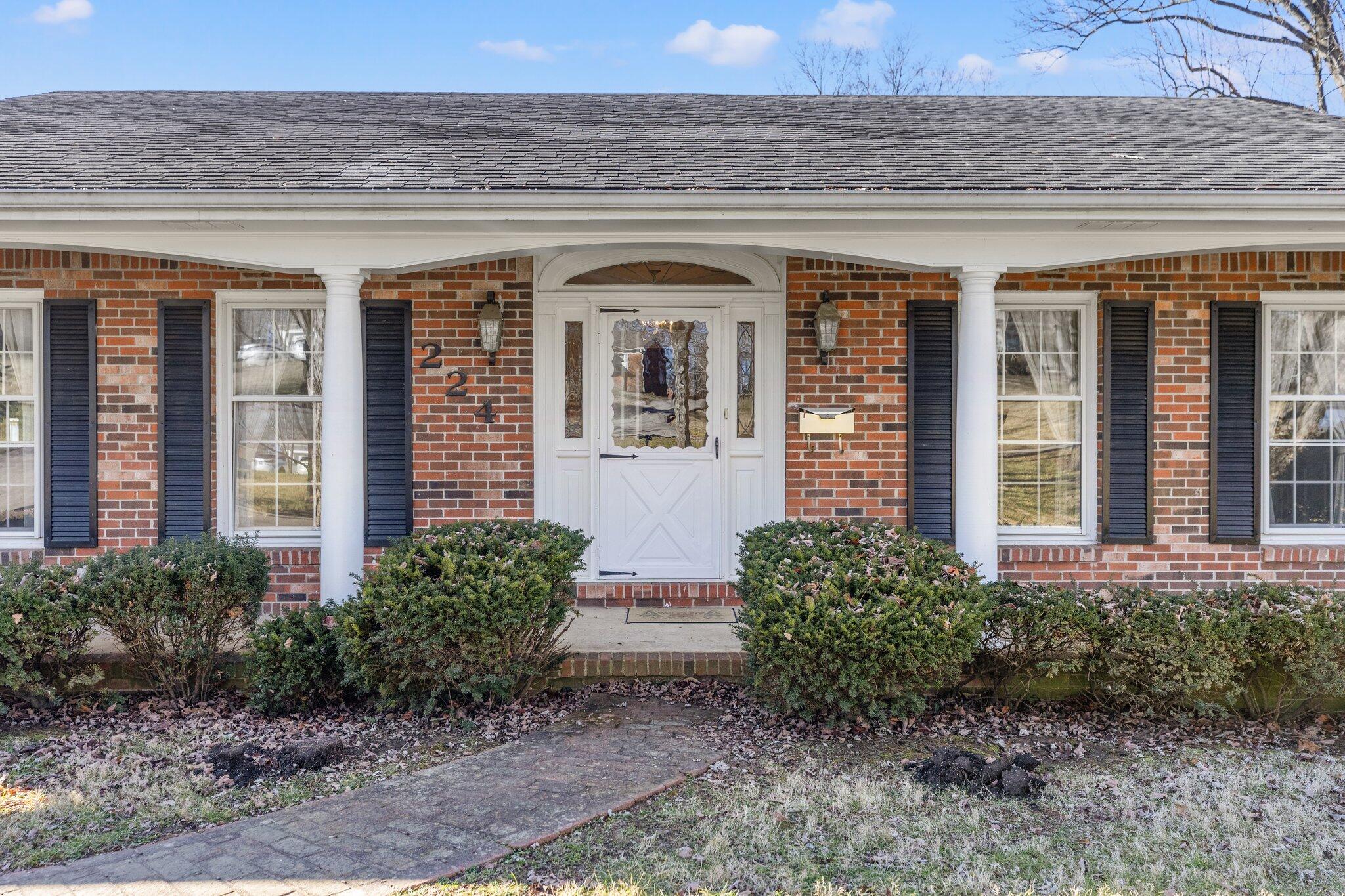 224 Westover Road Frankfort, KY 40601 - Photo 2 of 36 2-web-or-mls-224-westover-rd