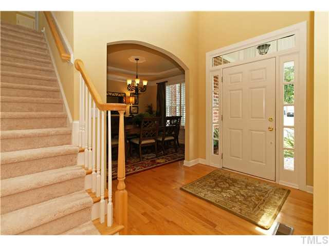 12212 Kaysmount Court Raleigh, NC 27614 - Photo 3 of 25 Warm and welcoming foyer