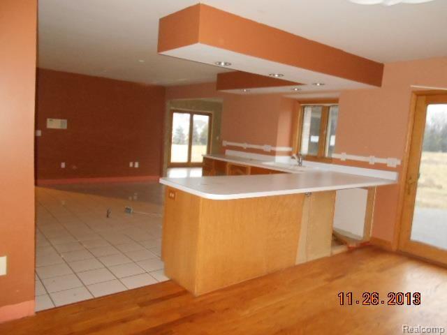 21055 Inkster Road Romulus, MI 48174 - Photo 5 of 19 DSCN4810.jpg