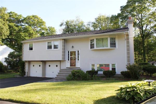 194 Robert Road Dedham, MA 02026 - Photo 1 of 25 Gallery Image 1