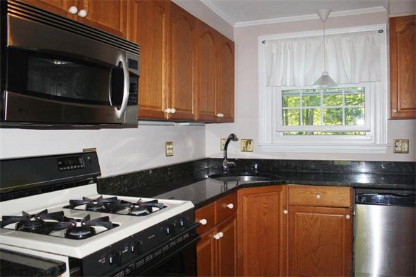 194 Robert Road Dedham, MA 02026 - Photo 14 of 25 Gallery Image 14