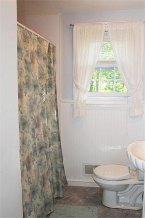 194 Robert Road Dedham, MA 02026 - Photo 21 of 25 Gallery Image 21