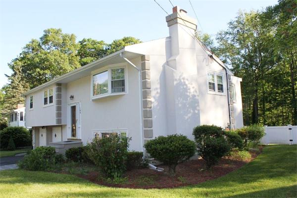 194 Robert Road Dedham, MA 02026 - Photo 3 of 25 Gallery Image 3